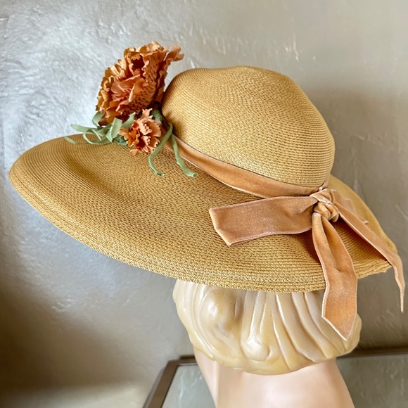 TIMELESS 1950\'S GOLD STRAW WIDE BRIM HAT + FABRIC FLOWERS + VELOUR BAND main image 5